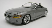 BMW Z4, scale 1:24 in Grey by Bburago