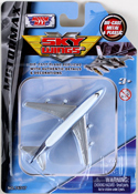 Boeing 747, length 9.5 cms in White-Blue by Motormax, miniature diecast scale model plane