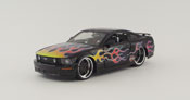 Ford Mustang GT 2006-H-D Custom, scale 1:24 in Black by Maisto, diecast scale model car