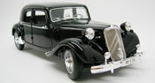 Citroen 15CV 6 Cyl 1952, scale 1:18 in Black by Maisto