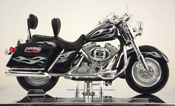 FLHRSEI CVO Custom 2002- Harley Davidson, scale 1:18 in Blue-Silver by Maisto, miniature diecast scale model bike