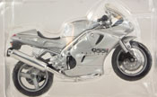 Triumph 955i Daytona, scale 1:18 in Silver by Maisto, miniature diecast scale model bike