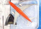 Boeing 787-8, size 4.5inch in Orange by Maisto, miniature diecast scale model plane