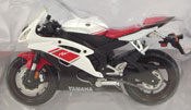 Yamaha YZF-R6 2008, scale 1:18 in White-Red by Maisto, miniature diecast scale model bike