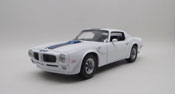 Pontiac Firebird Trans Am 1972,scale 1:18 in White by Welly, diecast scale model car, available online in India